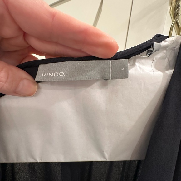 Vince Silk vneck sleeveless dress - Picture 4 of 4